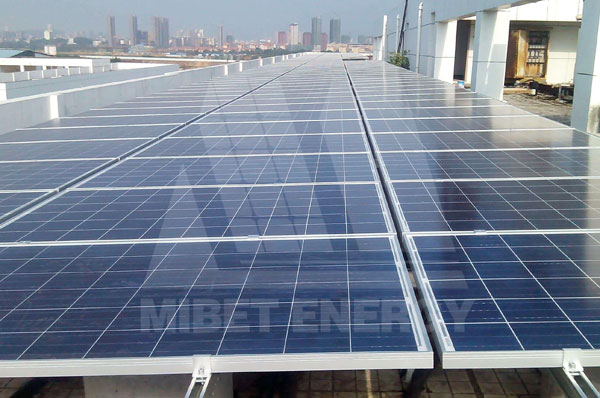 光伏發(fā)電系統(tǒng)的主要組成部分及分類有哪些？