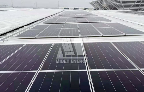 彩鋼瓦屋頂光伏電站的安裝與運(yùn)維要考慮什么？