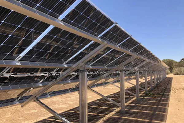 雙面太陽(yáng)能電池板有什么優(yōu)勢(shì)？發(fā)電效率提升多少？