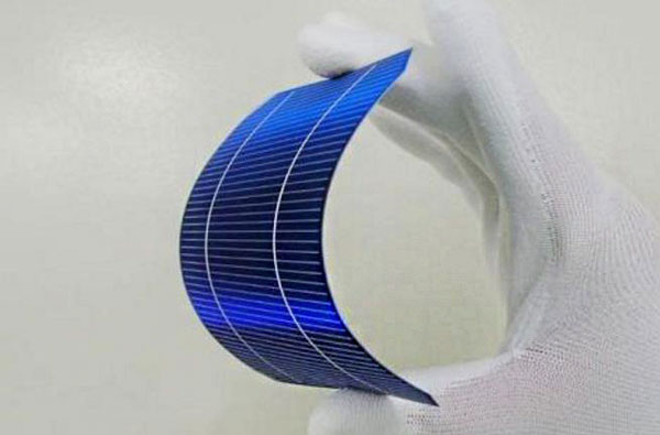 薄膜太陽能電池有什么特點(diǎn)？與光伏電池板有什么區(qū)別？