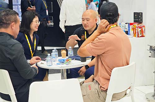 超越無(wú)限！邁貝特亮相澳洲展，促進(jìn)可再生能源發(fā)展